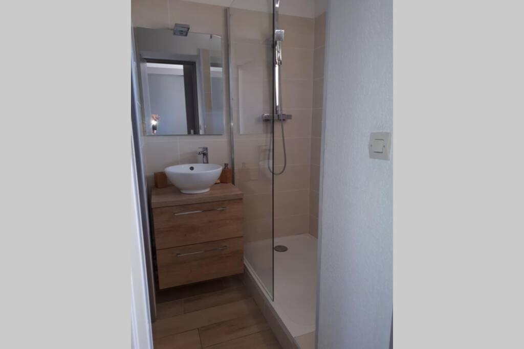 T2 Climatise Vue Sur Mer, Wifi, Piscine Et Parking Sète Exterior foto